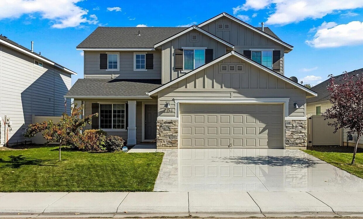 Foto principal - Beautiful Home near Meridian High School