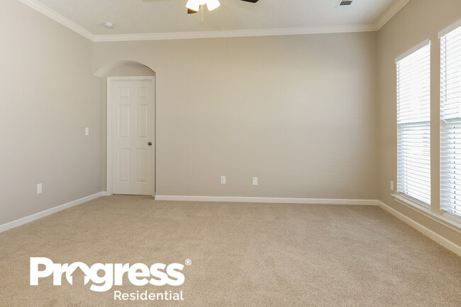 Building Photo - 171 Vintage Cir