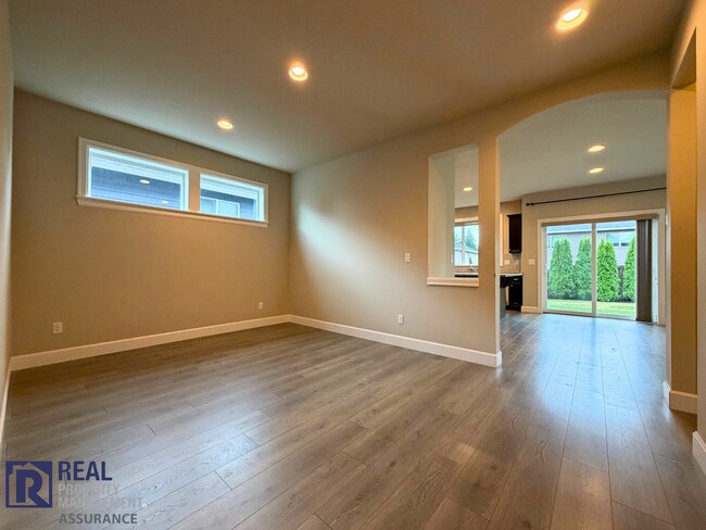 Building Photo - 15584 SW Thrush Ln