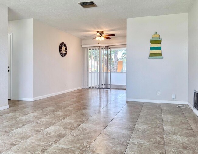 Foto del edificio - 4510 NW 46th St