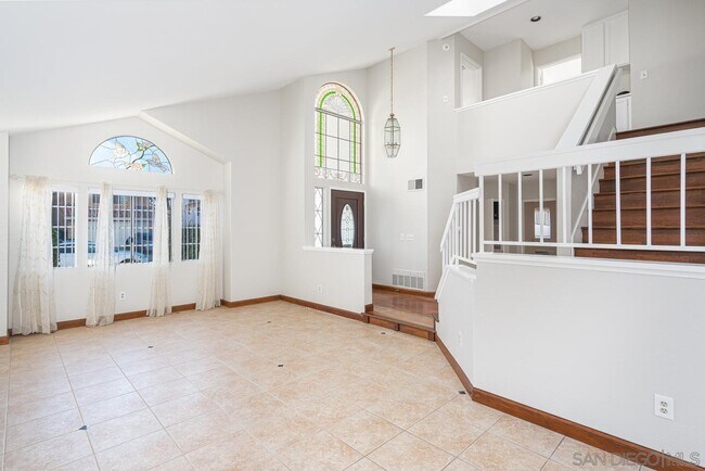 Building Photo - 9244 Calle De Vista Oeste