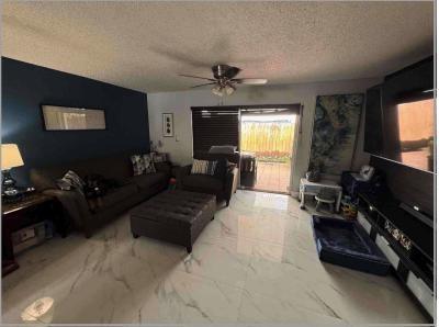 Foto del edificio - 8055 NW 8th St