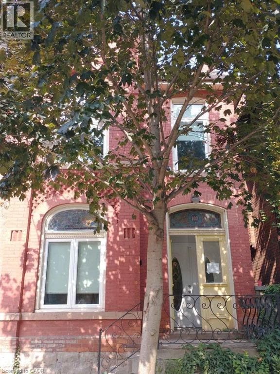 Building Photo - 102 Grant Ave