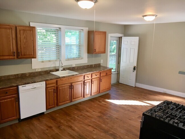 Building Photo - 41-43 Middlesex St