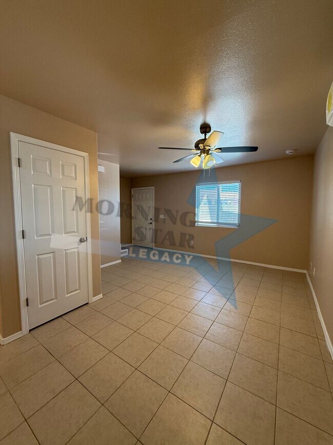 Foto del edificio - Townhome in Great Location!