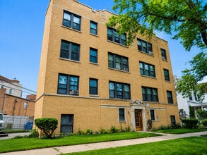 Building Photo - 6018 N Paulina St