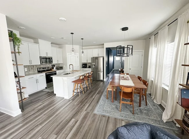 Building Photo - 4421 Skyridge Dr