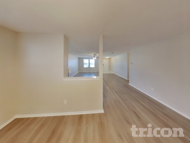 Foto del edificio - 9201 Riding Stable Ln