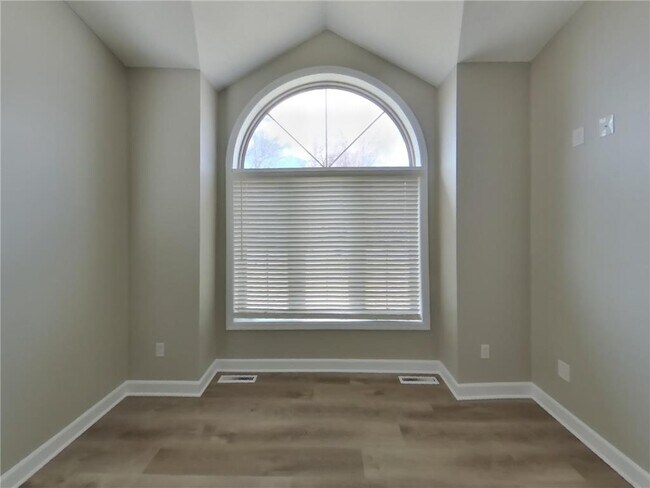 Foto del edificio - 1300 Bluebill Blvd