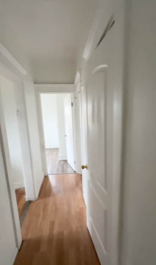 Building Photo - 822 W 42nd Pl