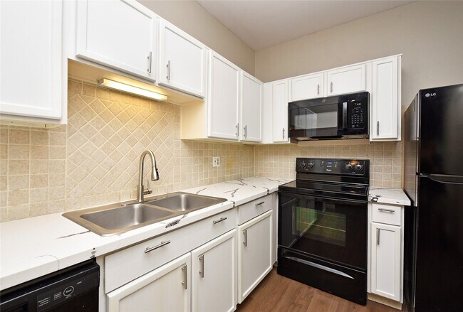Building Photo - 2023 Gentryside Dr