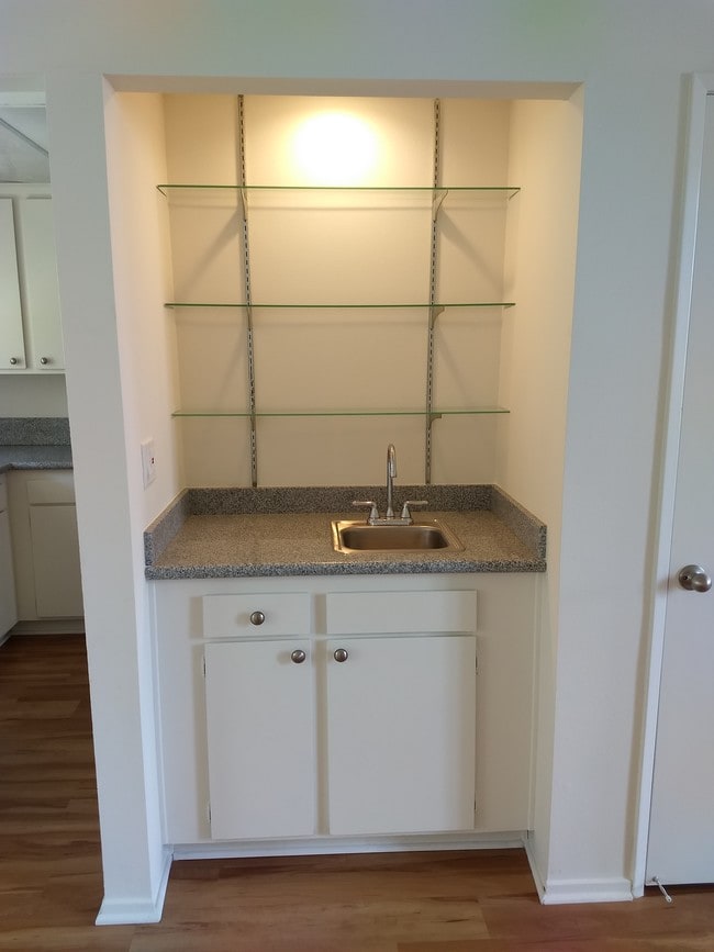 Wet bar - 2960 W 235th St