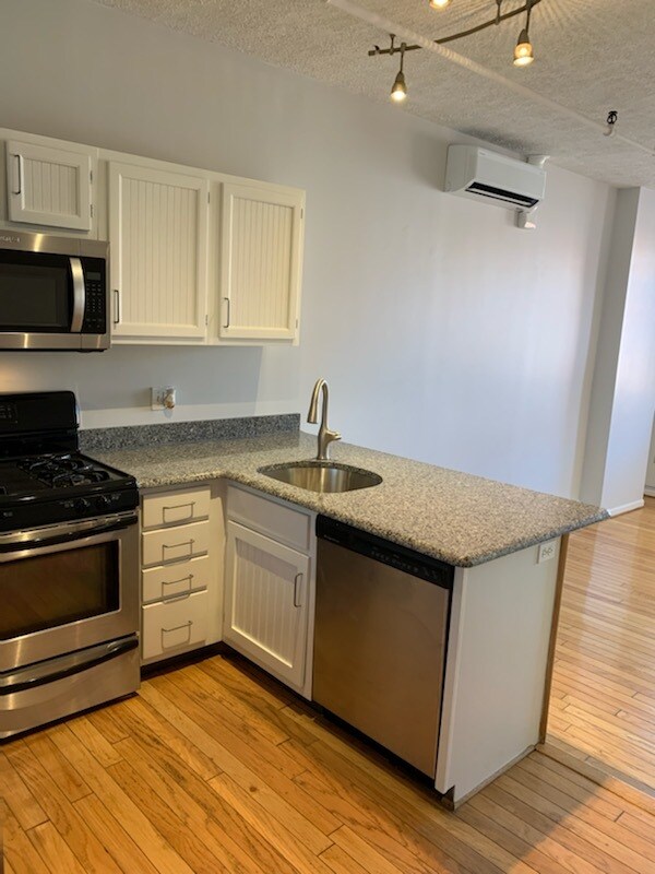 46 Washington St Unit 404, Haverhill, MA 01832 Condo for Rent in