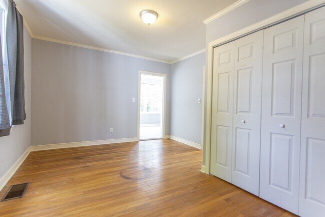 Building Photo - 3516 Narrow Lane