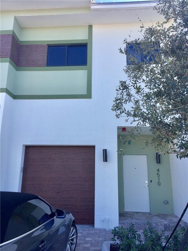 Foto del edificio - 4510 NW 8th Ct