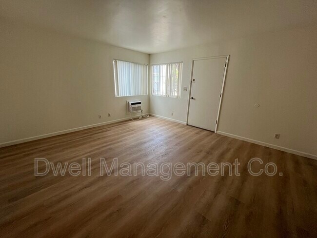 Building Photo - 1490 Oakdale Ave