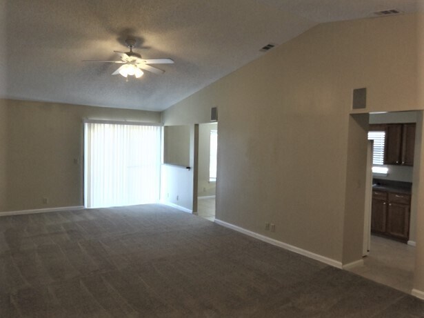 Building Photo - 76 Crystal Branch Court