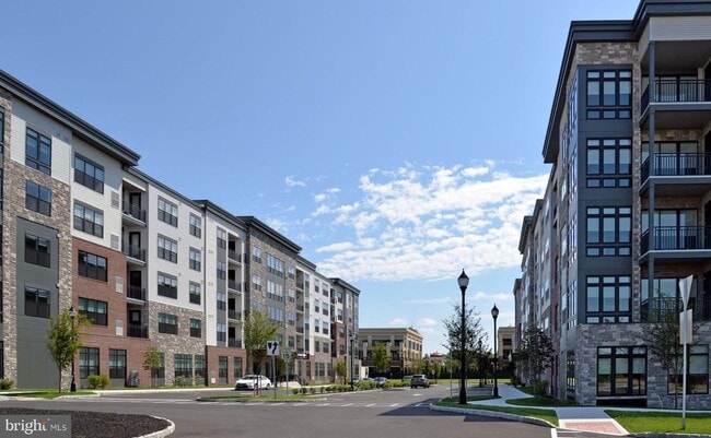 Building Photo - 4511 Del Mar Dr