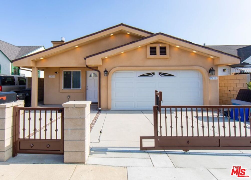 Foto principal - 2208 S Harcourt Ave