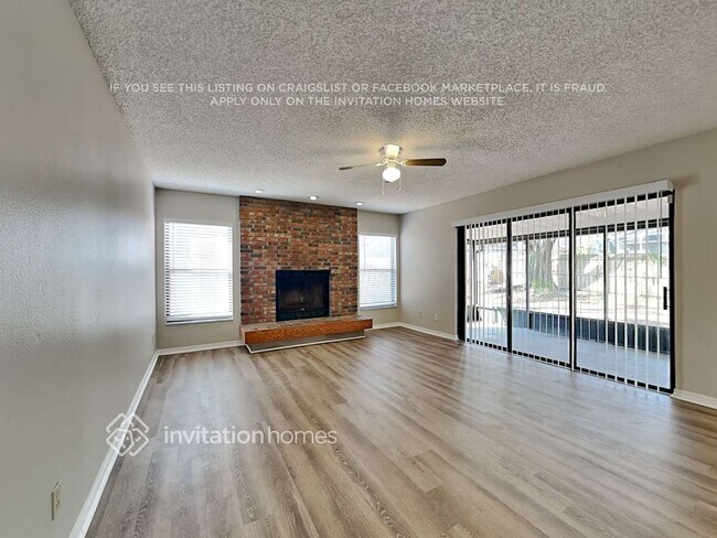 Foto del edificio - 2708 Briarpatch Dr