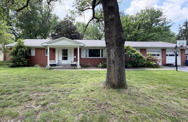 Building Photo - 241 Croswell Rd