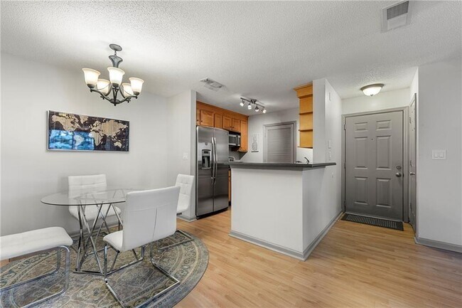 Foto del edificio - 504 Granville Ct