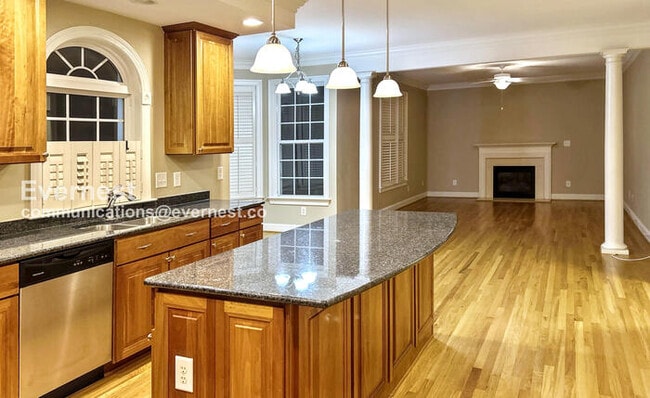 Building Photo - 3204 Eagles Watch