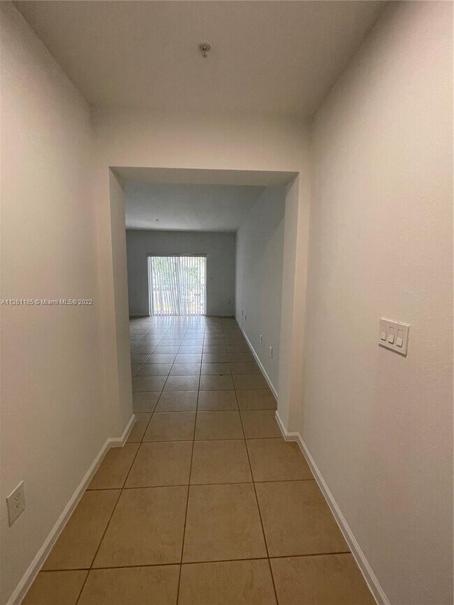 Foto del edificio - 8760 NW 97th Ave