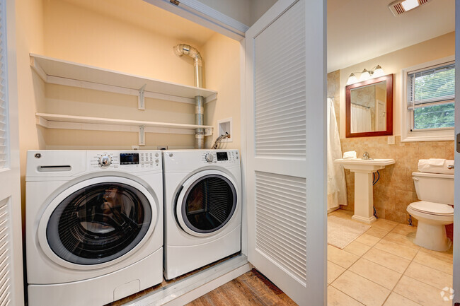 1BR, 1BA - 750 SF - Laundry - Washington Heights, LLC