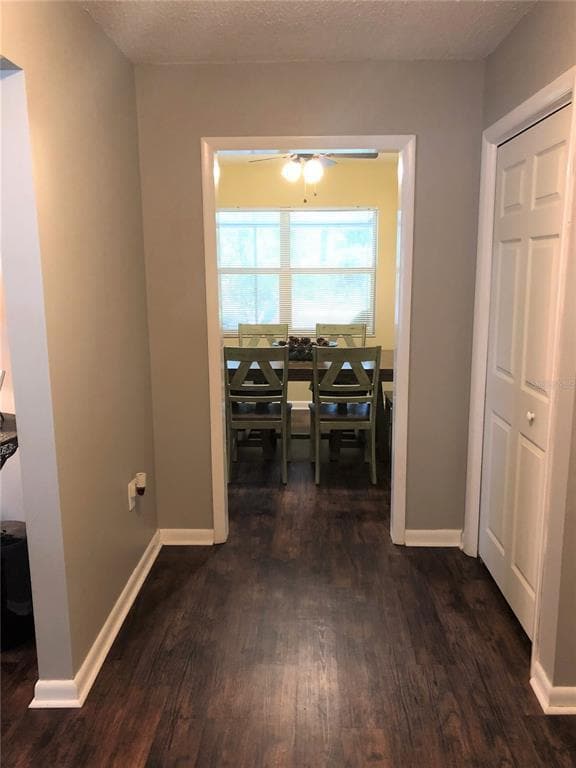 Foto del edificio - 5914 Whispering Pines Rd