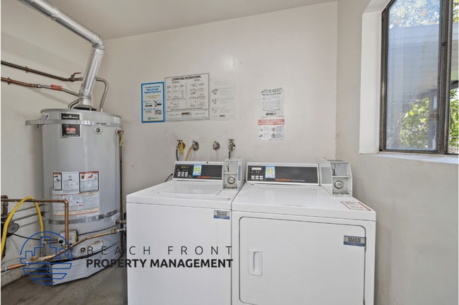 Building Photo - 2135 Santa Fe Ave.