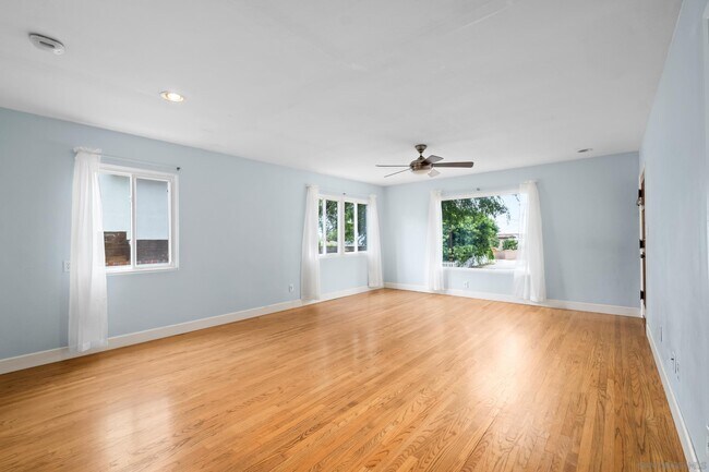 Foto del edificio - 5277 Cass St