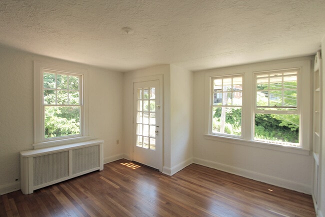 Foto del edificio - 8009 St Lawrence Ave