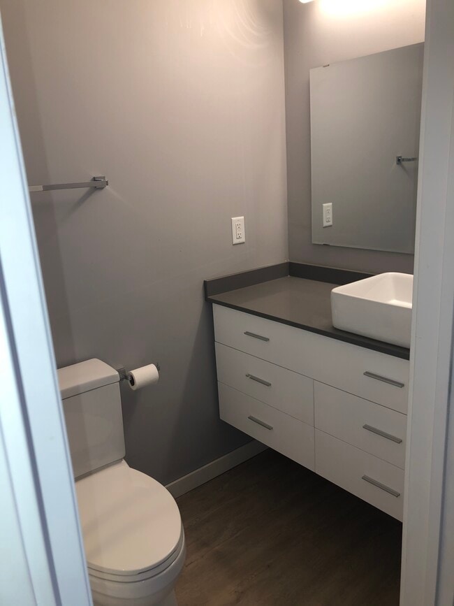 Bathroom - 512 14th St SE
