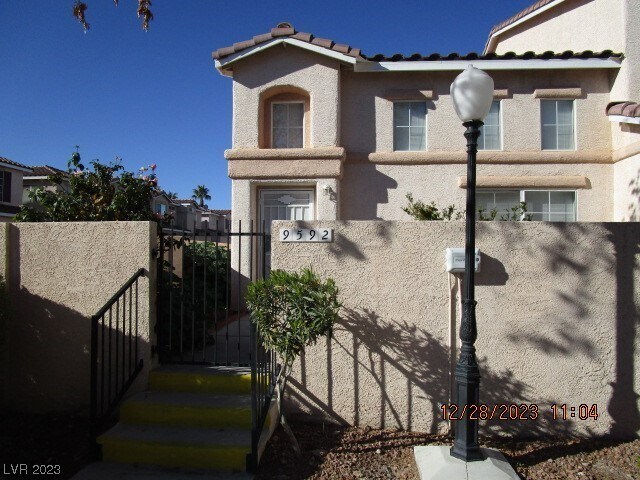Primary Photo - 9592 Belle Esprit St
