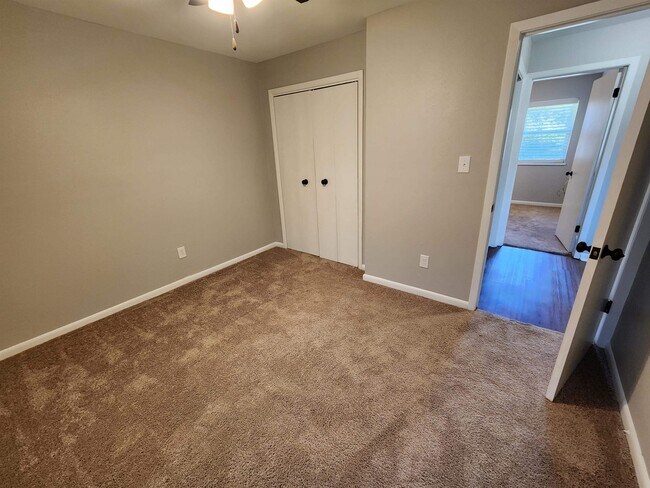 Building Photo - 7110 Terry Lynn Dr
