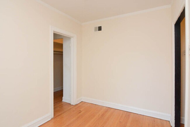 Foto del edificio - 1108 W Wellington Ave