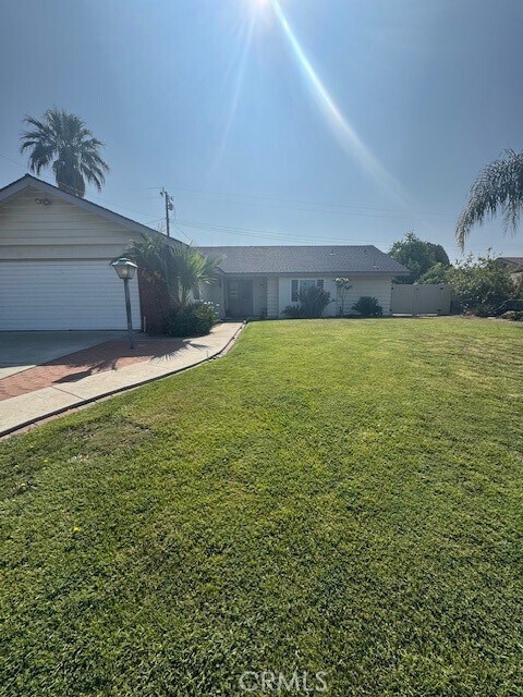 Foto principal - 5971 Rogers Ln