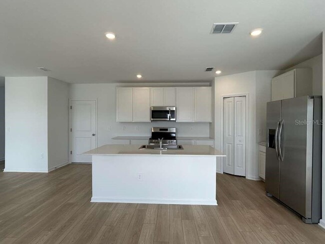 Building Photo - 6412 DOMIZIO Dr