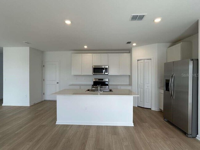 Foto del edificio - 6412 DOMIZIO Dr