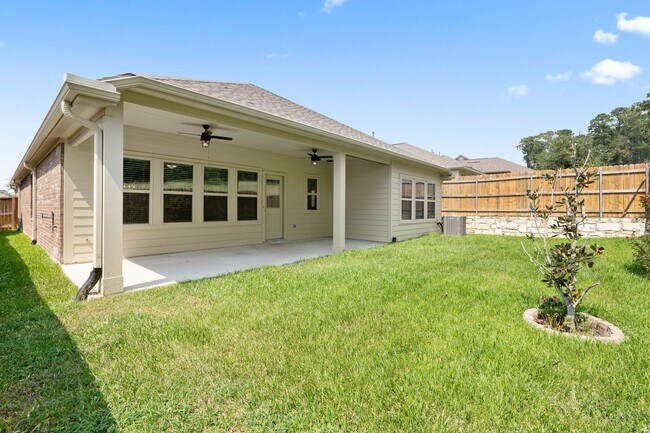 Foto del edificio - 914 Golden Willow Ln