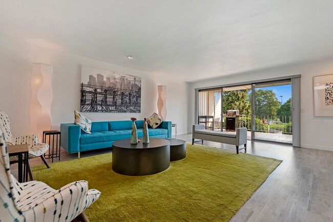 Building Photo - UNWIND IN LUXURY AT PARK VIEW EAST WITH PA...