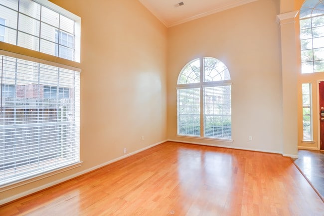Building Photo - 7419 Pleasant Ridge Dr