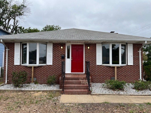 Primary Photo - 204 Lincoln St