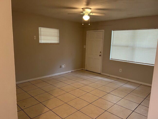 Foto del edificio - Call today to make an appointment to view.