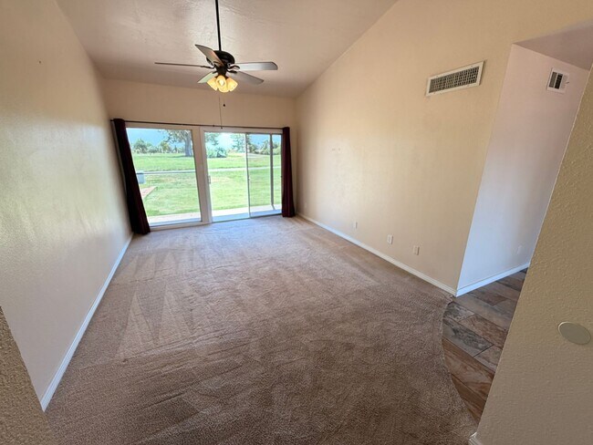 Building Photo - Move-In Ready 2-Bedroom Home with Washer & Dryer in Glendale