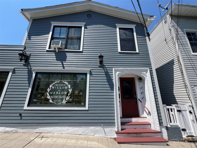Building Photo - 206 E Main St