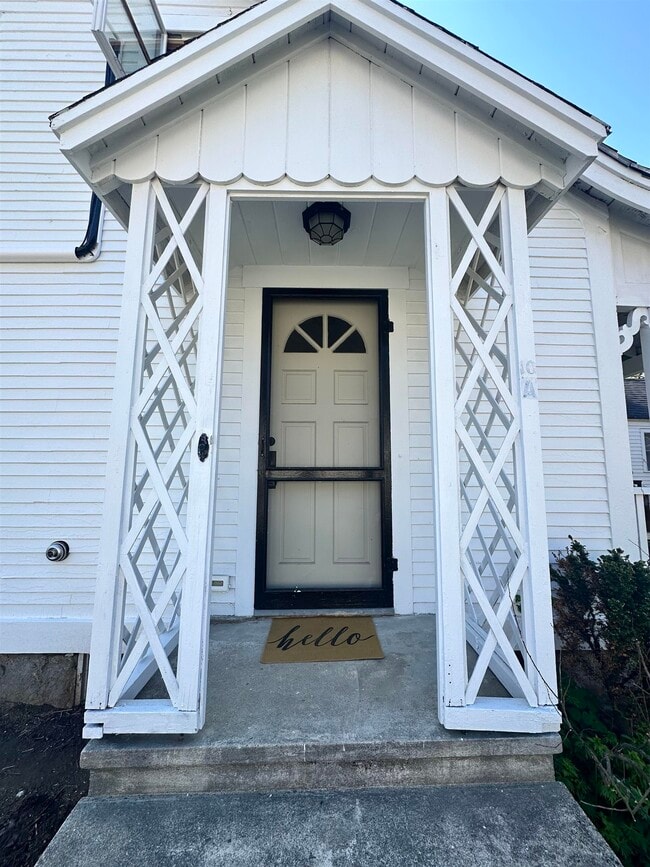 Building Photo - 10 Waukewan St