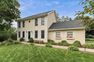 Building Photo - 1389 Camelback Dr