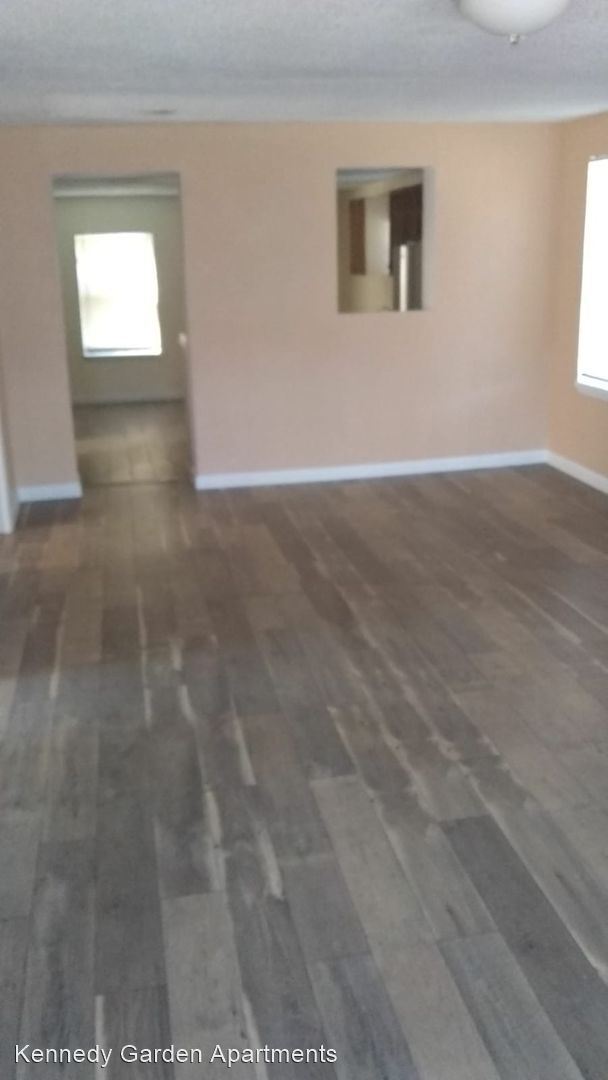 Foto del edificio - 3 br, 1 bath House - 1017 Pine St.
